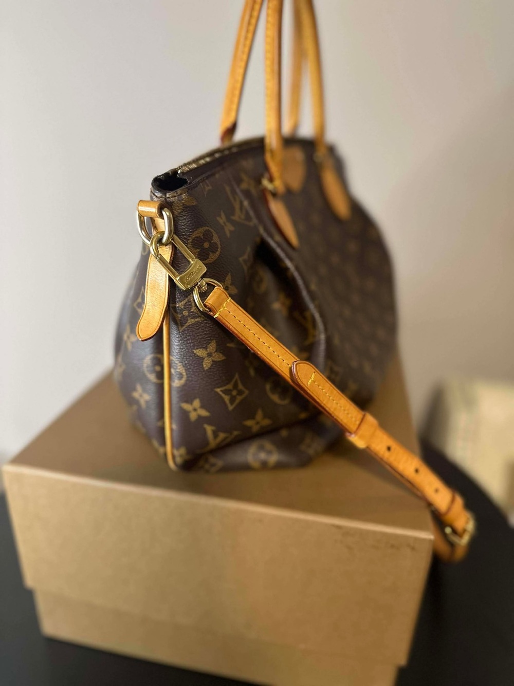 Louis Vuitton Monogram Turenne MM - Picture 2 of 5